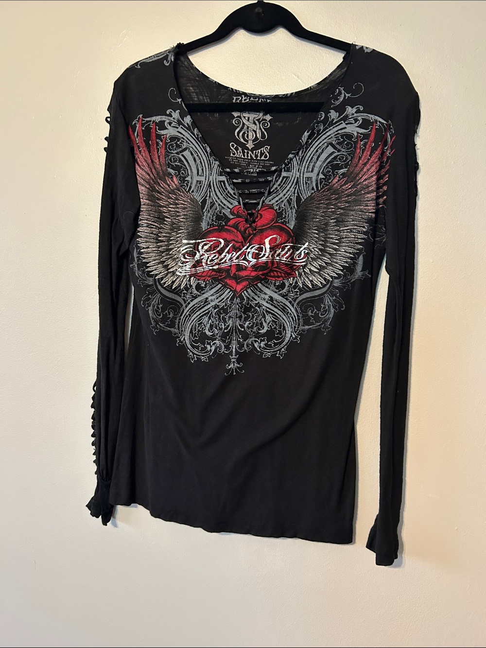 Saints Black Long-Sleeve Heart & Wings Graphic Tee